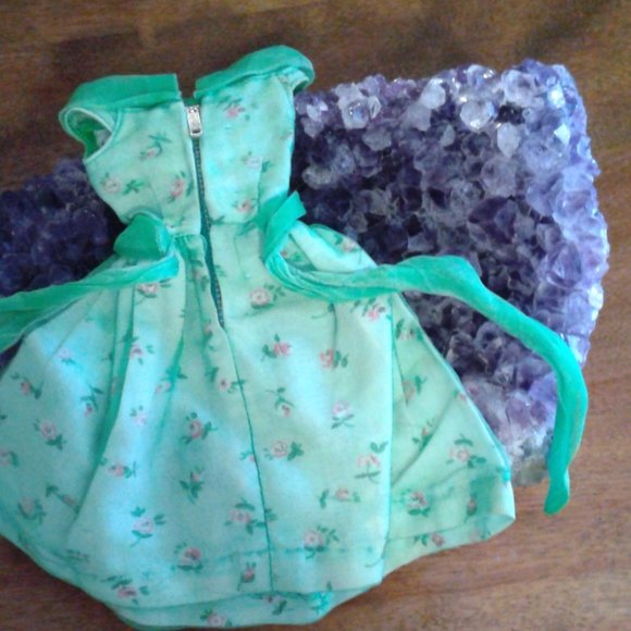 Barbie - Picture 2 of 9